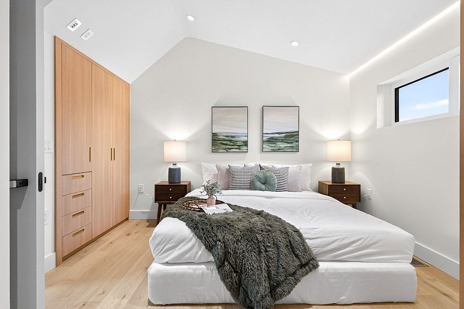 1 3315 W 10th Avenue Vancouver, BC - 12