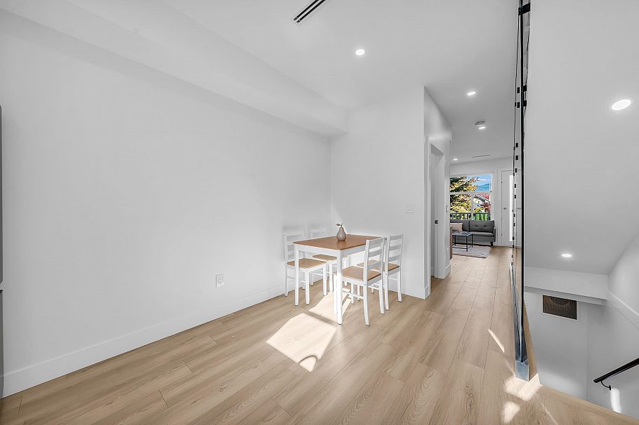 1 2554 Dundas Street Vancouver, BC - 26
