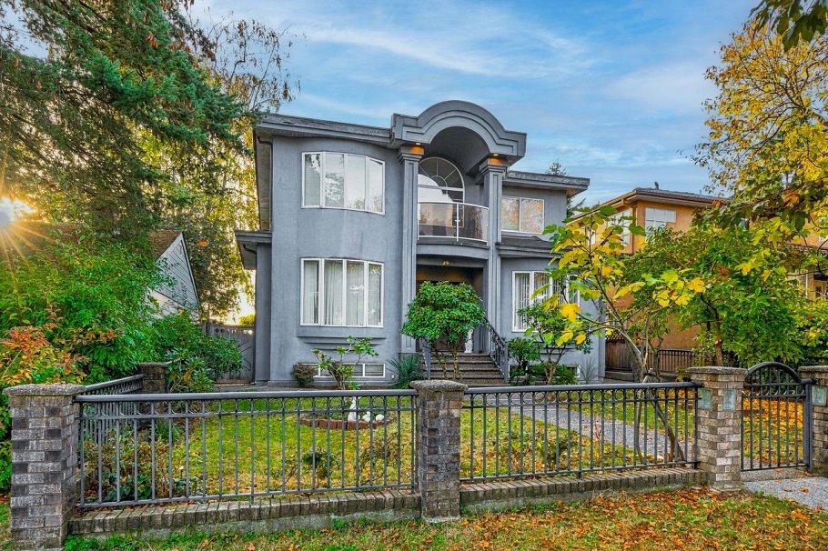 3895 Glendale Street Vancouver, BC - 2