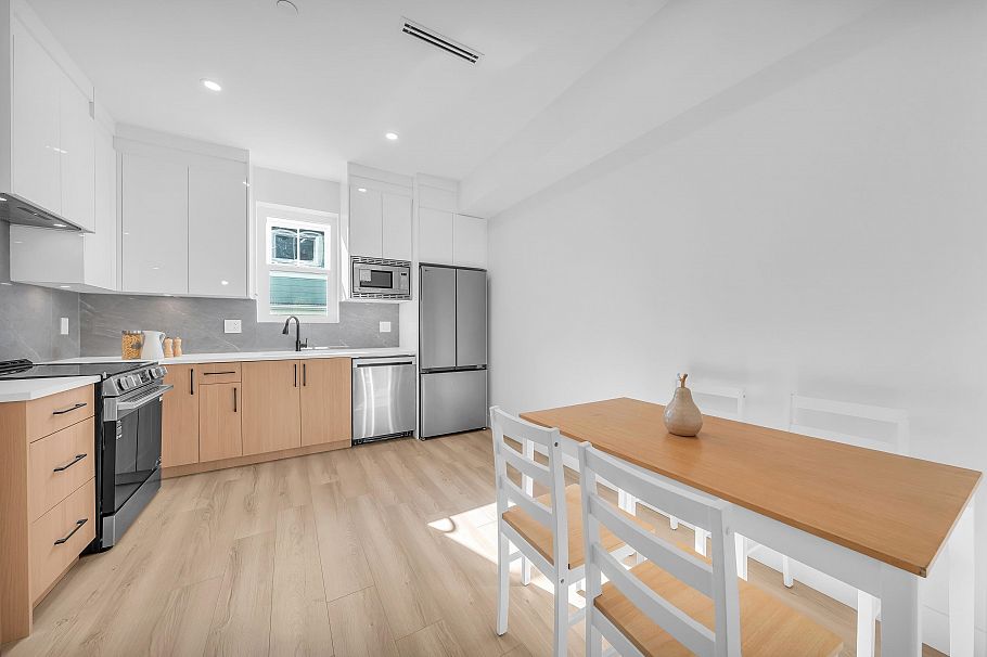 1 2554 Dundas Street Vancouver, BC - 13