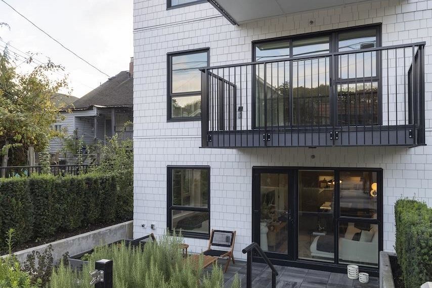 111 2235 E Broadway Vancouver, BC - 22