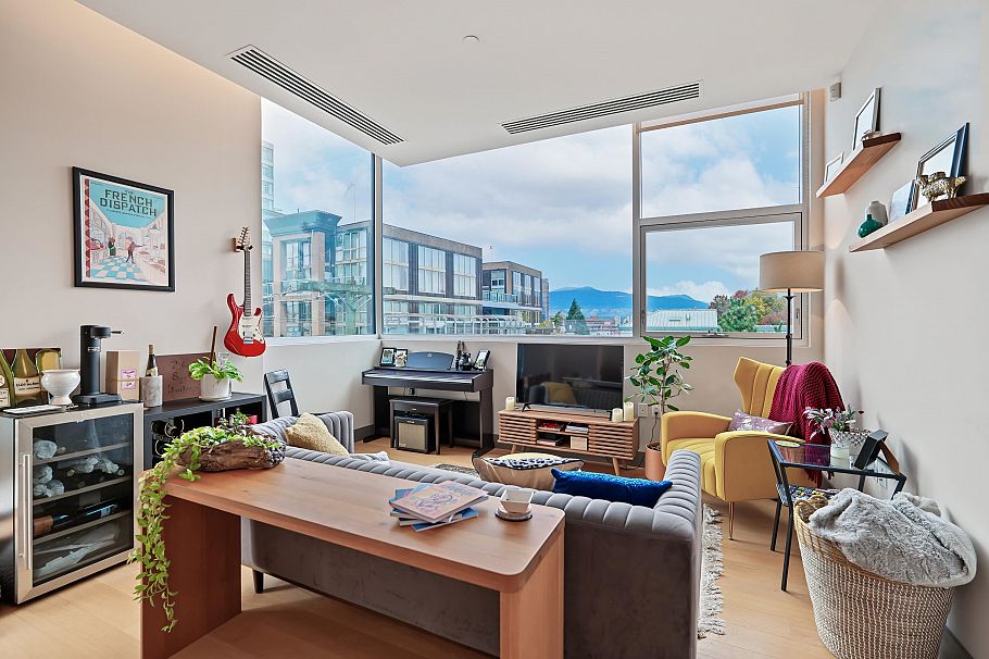 401 1510 W 6th Avenue Vancouver, BC - 2