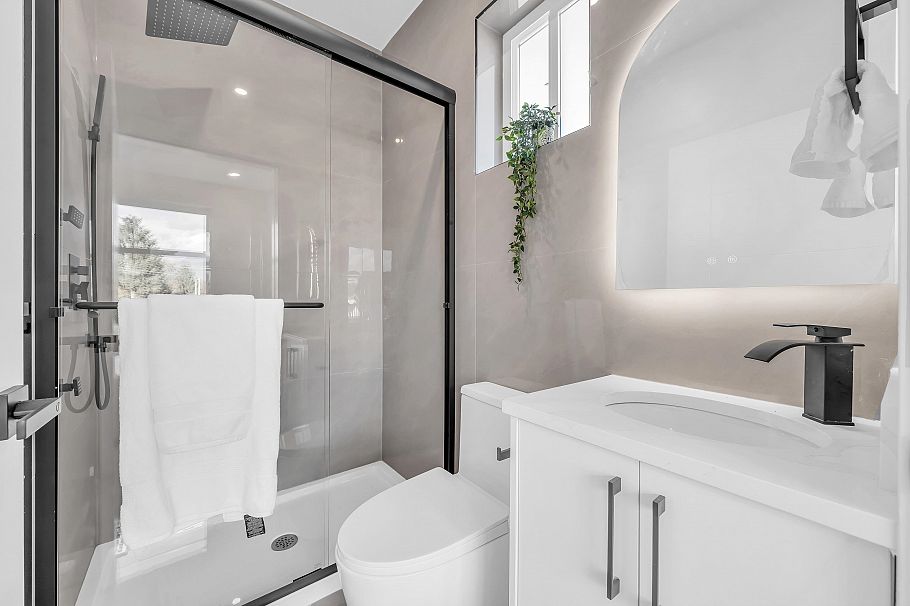1 2554 Dundas Street Vancouver, BC - 18