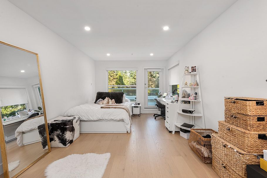 11 2425 Edgemont Boulevard North Vancouver, BC - 26