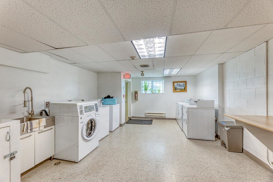 101 251 W 4th Street North Vancouver, BC - 17