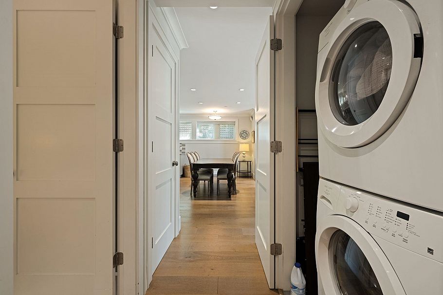 330 W 14th Avenue Vancouver, BC - 25
