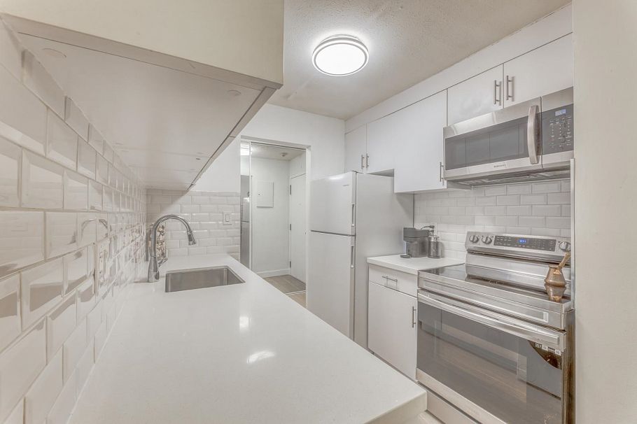 101 251 W 4th Street North Vancouver, BC - 6