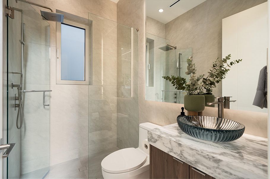 1 6898 Adera Street Vancouver, BC - 6