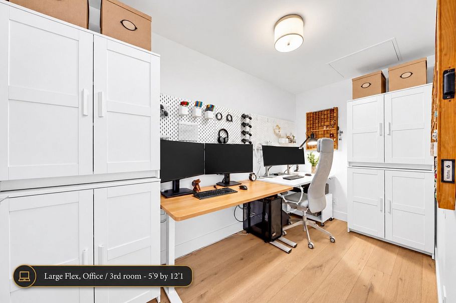 305 2707 Library Lane North Vancouver, BC - 18