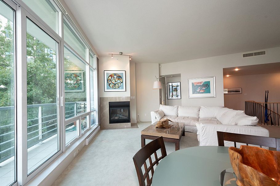 203 499 Broughton Street Vancouver, BC - 20