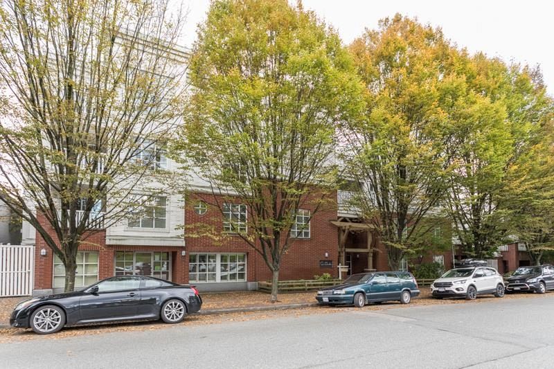 206 137 E 1st Street North Vancouver, BC - 2