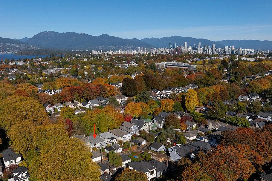 2878 W 14th Avenue Vancouver, BC - 34