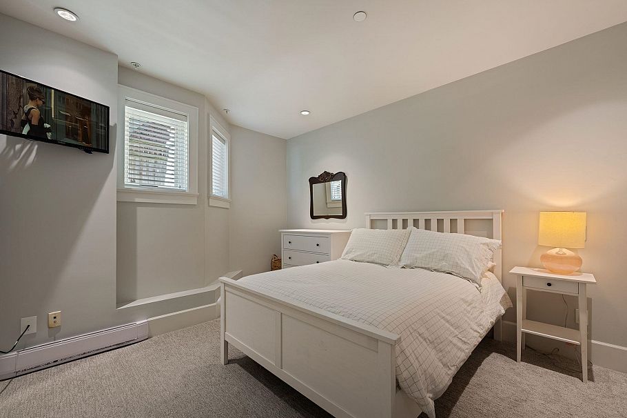 330 W 14th Avenue Vancouver, BC - 31