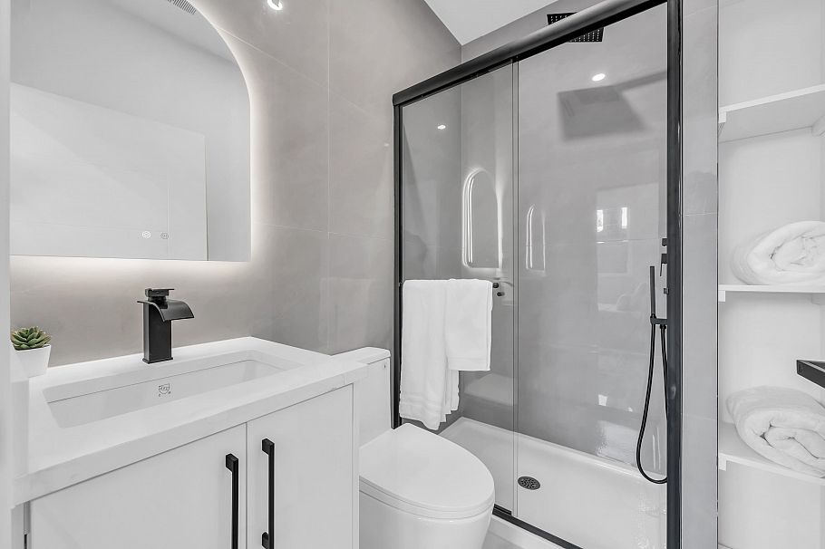 2 4587 Knight Street Vancouver, BC - 22