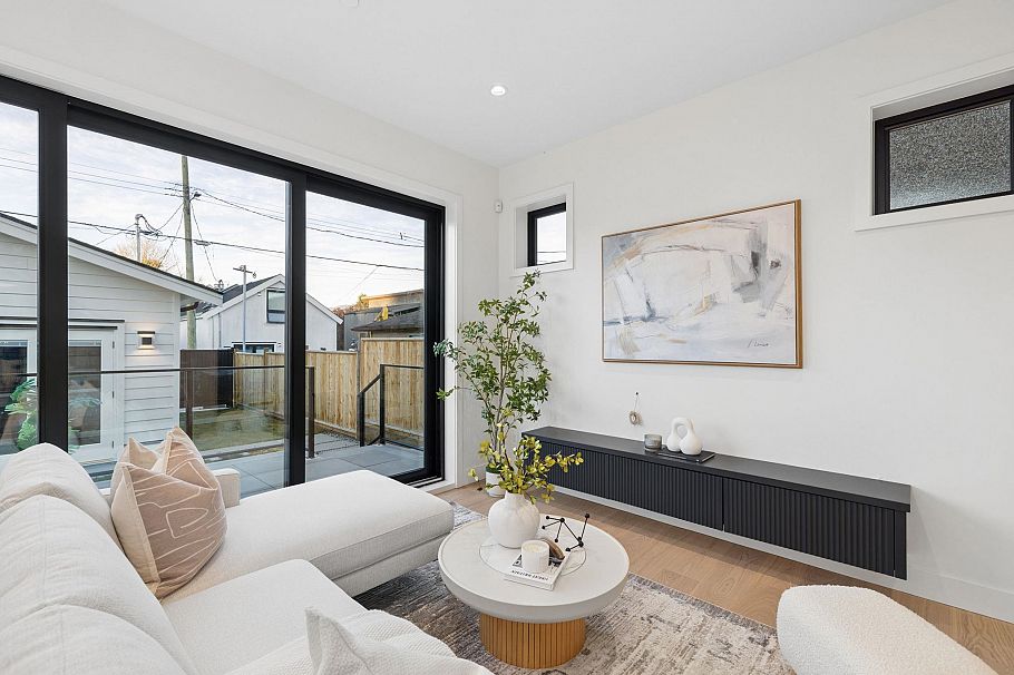 2 2733 William Street Vancouver, BC - 3