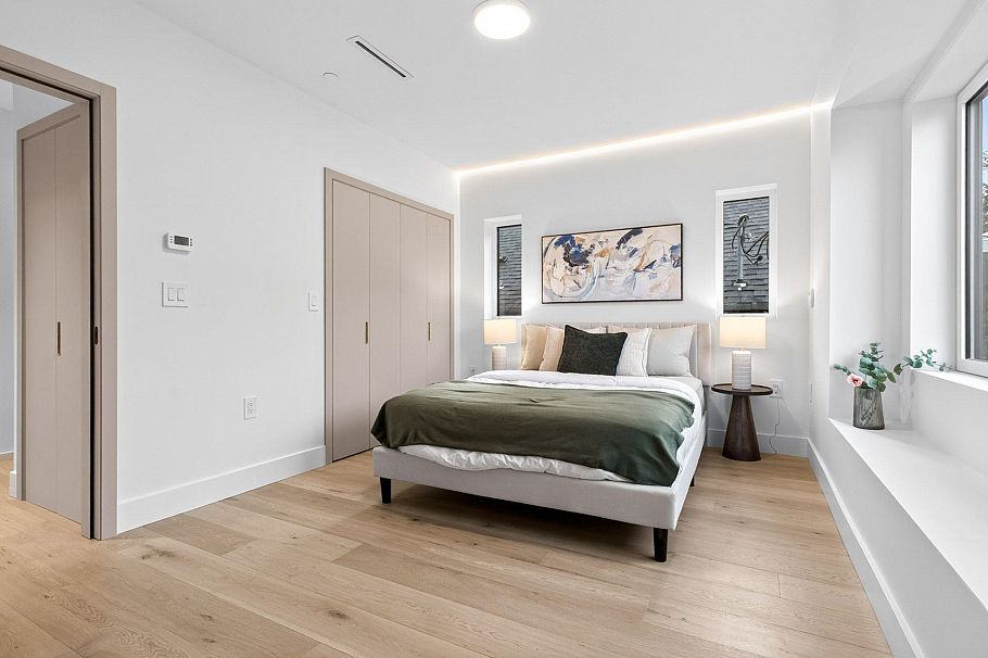 2 3315 W 10th Avenue Vancouver, BC - 9
