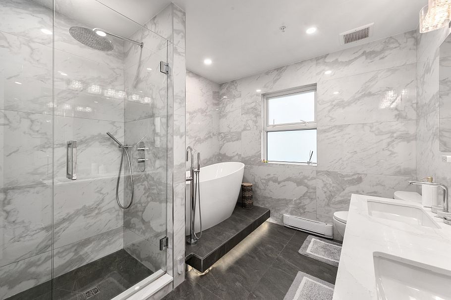 11 2425 Edgemont Boulevard North Vancouver, BC - 18