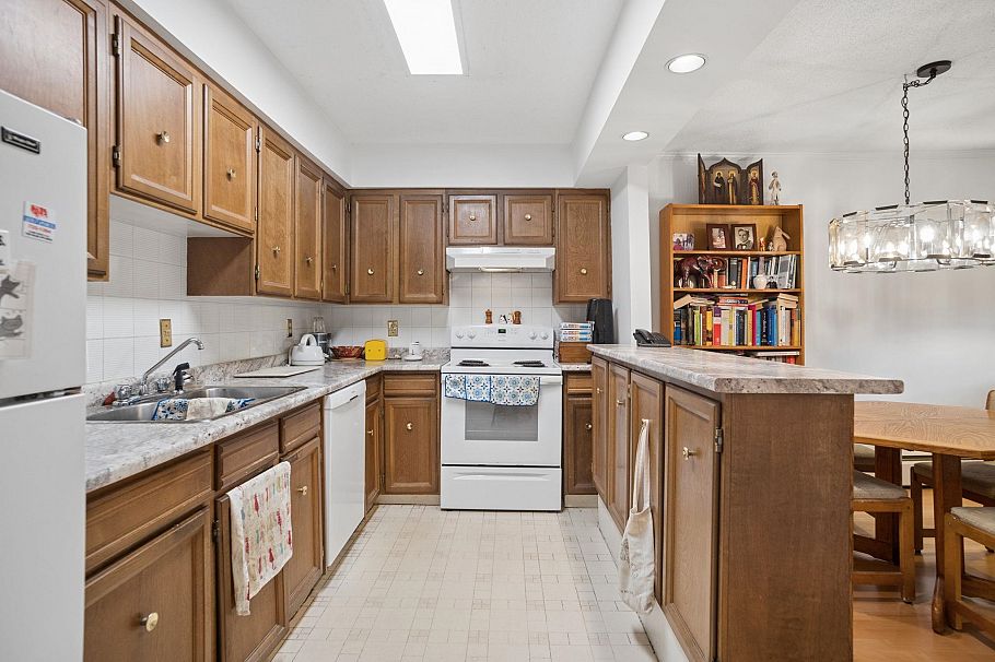 102 2255 W 8th Avenue Vancouver, BC - 15