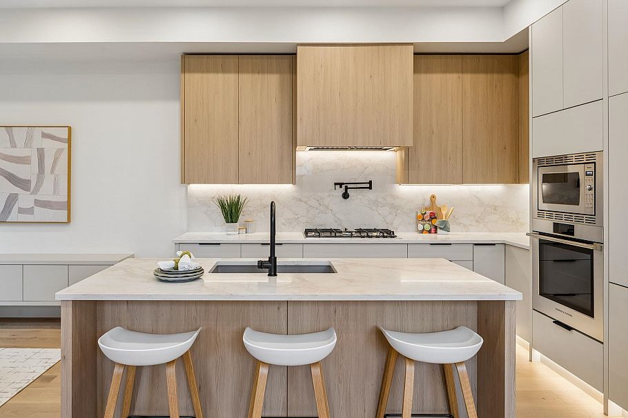 934 W 57th Avenue Vancouver, BC - 5