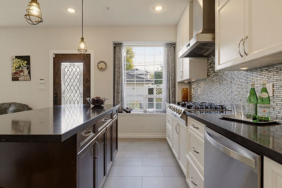 5454 Inverness Street Vancouver, BC - 5