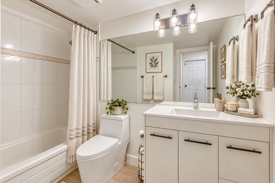 101 251 W 4th Street North Vancouver, BC - 15