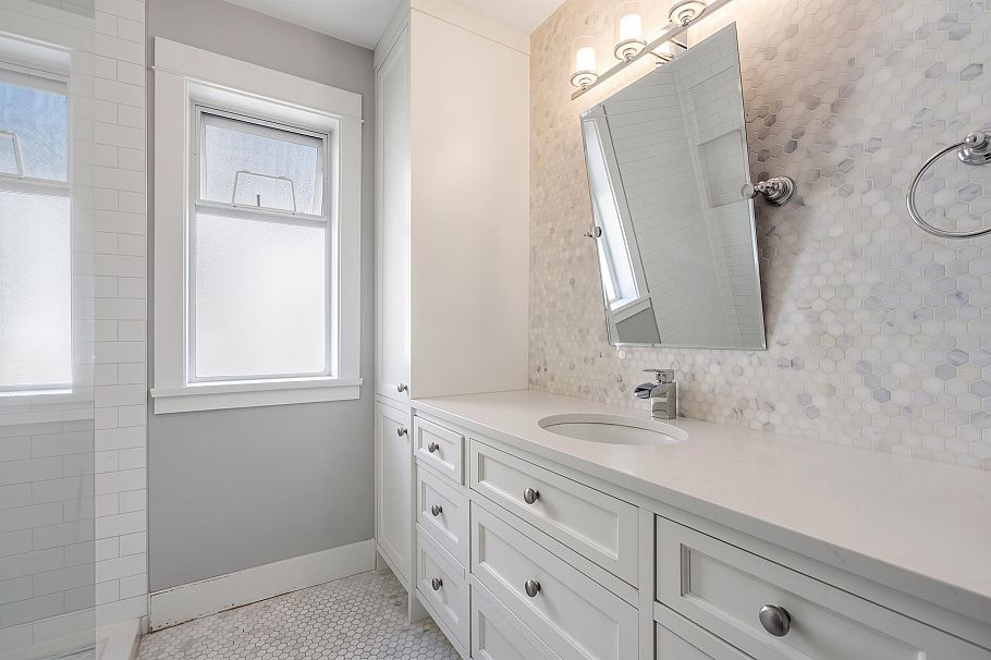35 W 15th Avenue Vancouver, BC - 12