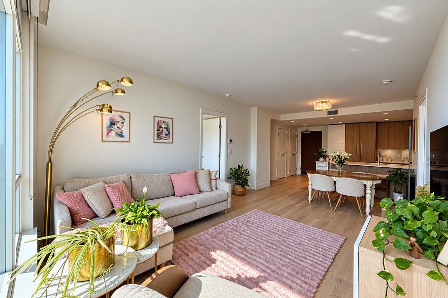 305 2707 Library Lane North Vancouver, BC - 5