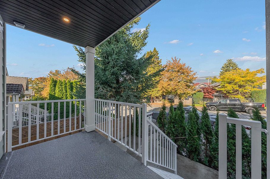 1 2554 Dundas Street Vancouver, BC - 34