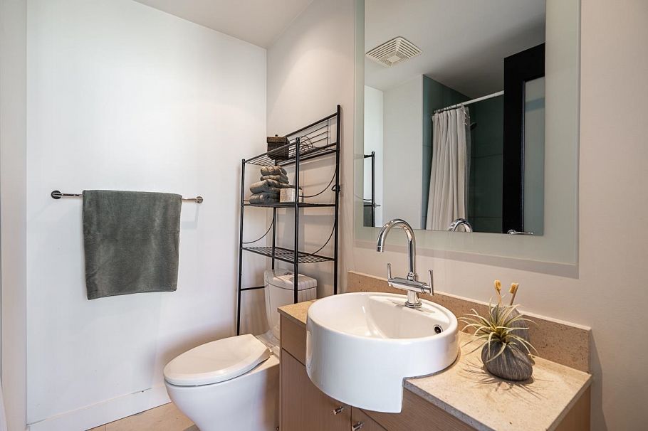 2802 1455 Howe Street Vancouver, BC - 24