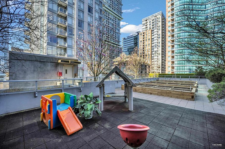 2305 833 Homer Street Vancouver, BC - 26