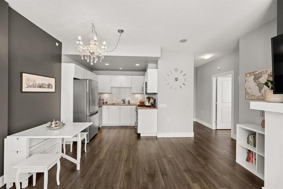 405 120 W 16 Street North Vancouver, BC - 18