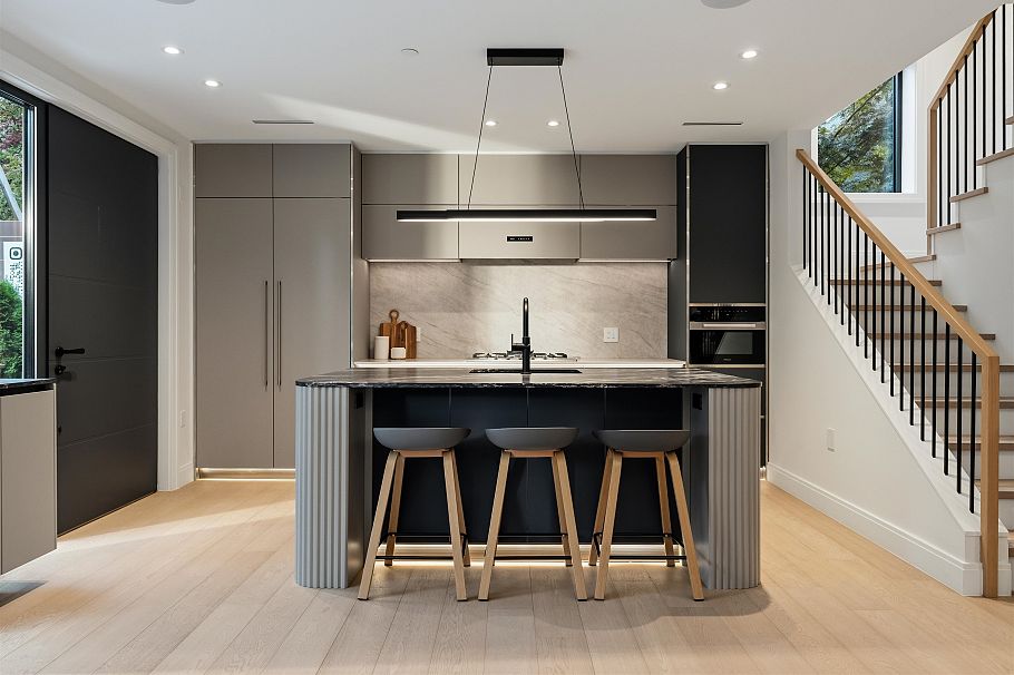 2 1183 W 33rd Avenue Vancouver, BC - 1