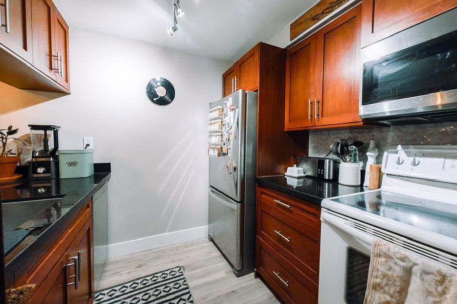 205 1270 Robson Street Vancouver, BC - 1