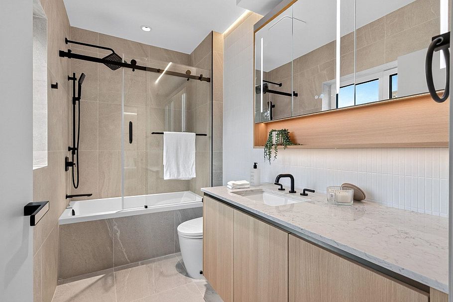 2 3315 W 10th Avenue Vancouver, BC - 13