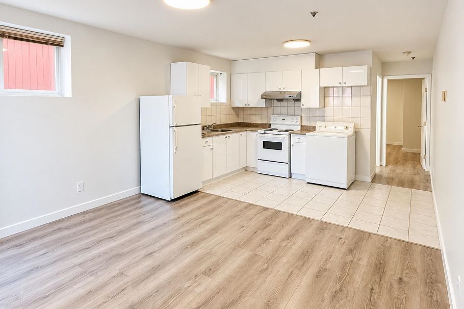 939 E 26th Avenue Vancouver, BC - 5