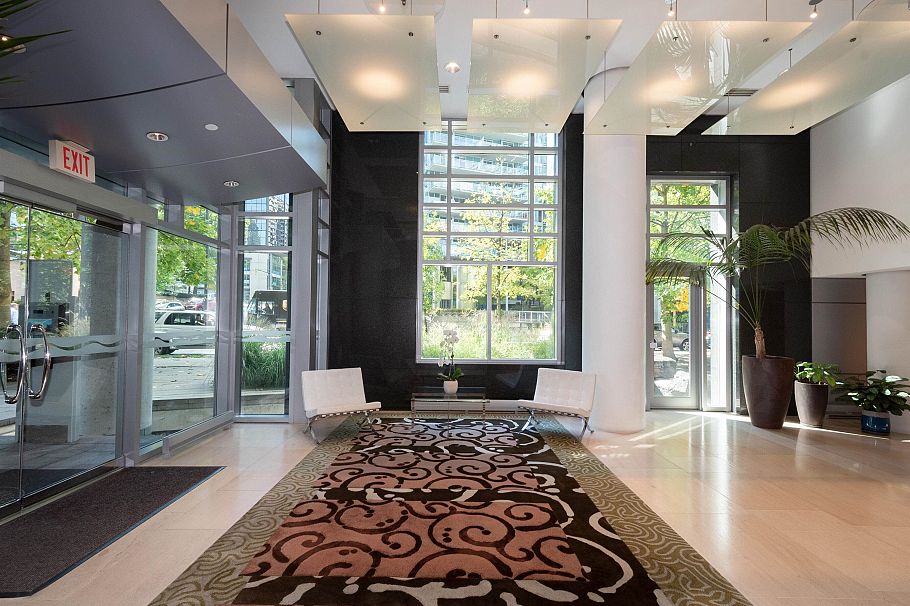 203 499 Broughton Street Vancouver, BC - 35