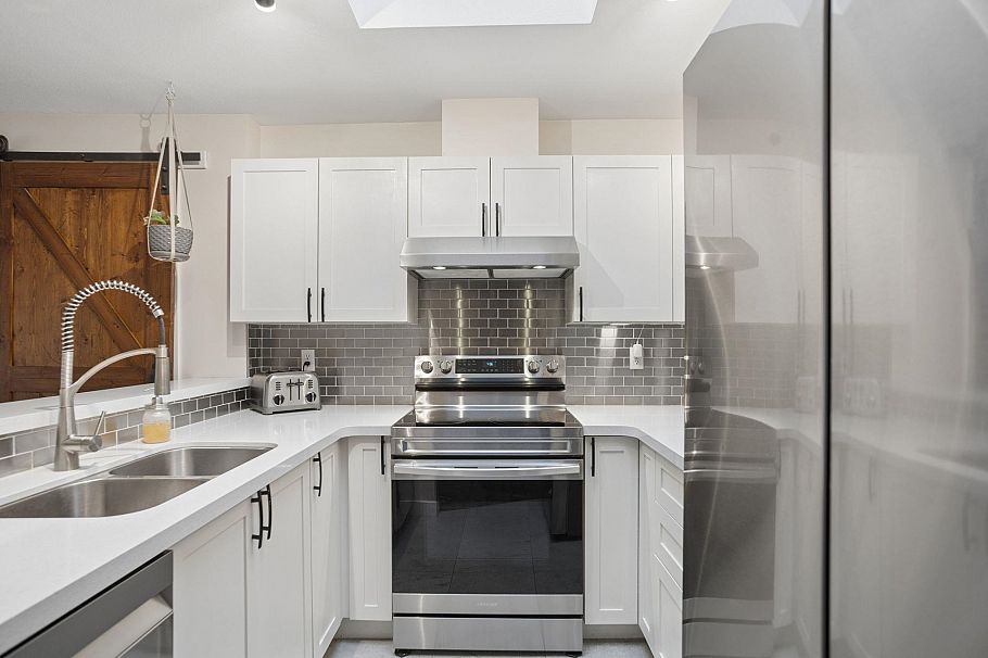 305 1707 Charles Street Vancouver, BC - 15