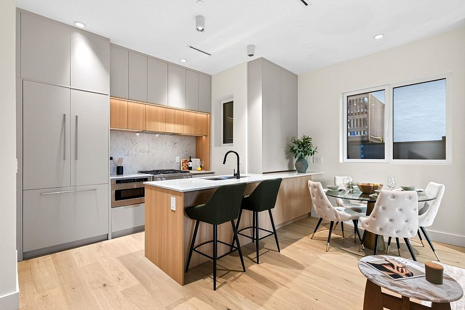 1 3315 W 10th Avenue Vancouver, BC - 4