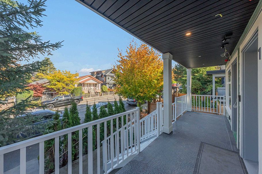 1 2554 Dundas Street Vancouver, BC - 35