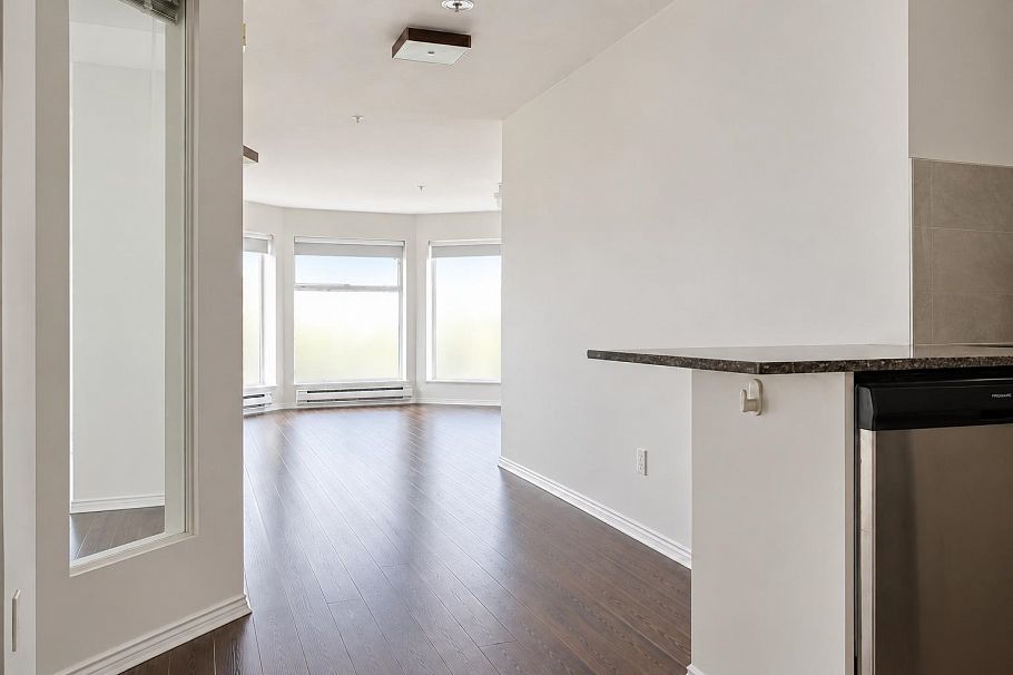 303 1562 W 5th Avenue Vancouver, BC - 1
