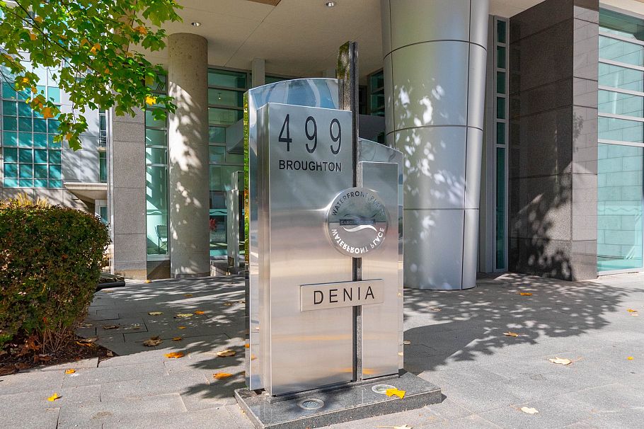 203 499 Broughton Street Vancouver, BC - 34