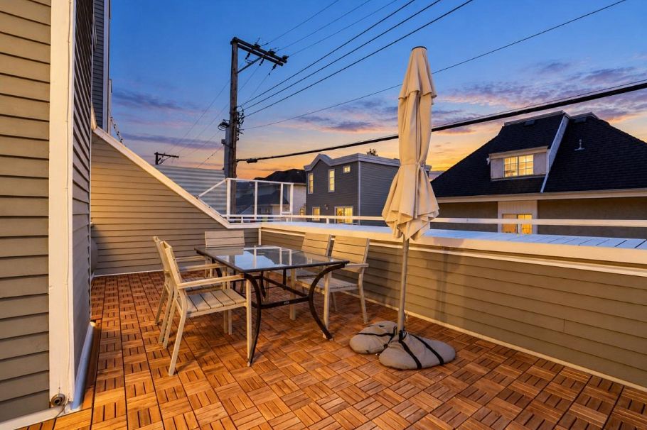 304 223 E Keith Road North Vancouver, BC - 17