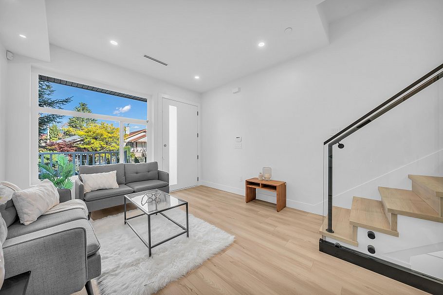 1 2554 Dundas Street Vancouver, BC - 12