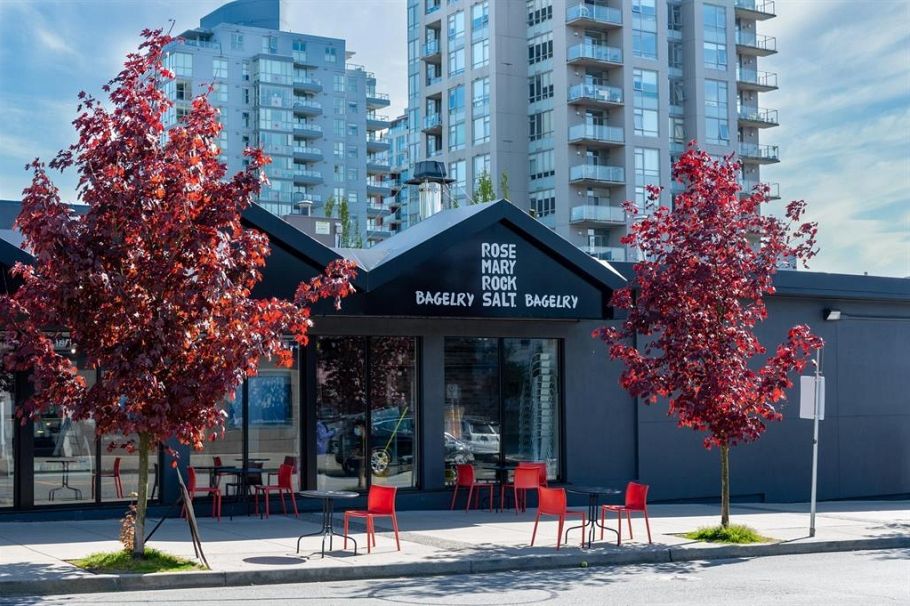 405 120 W 16 Street North Vancouver, BC - 21