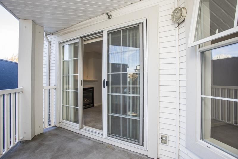 206 137 E 1st Street North Vancouver, BC - 19
