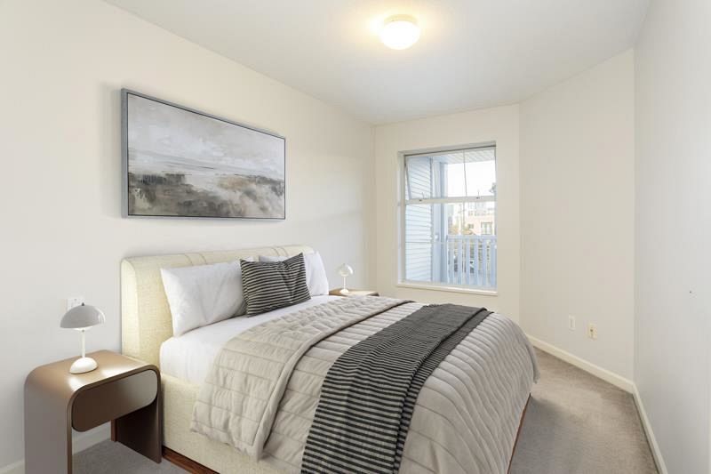 206 137 E 1st Street North Vancouver, BC - 5