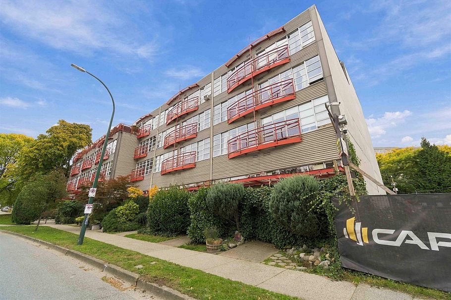307 350 E 2nd Avenue Vancouver, BC - 3