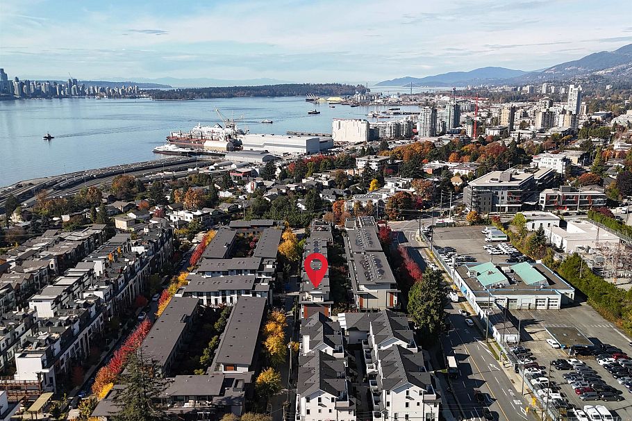 24 533 E 3rd Street North Vancouver, BC - 39