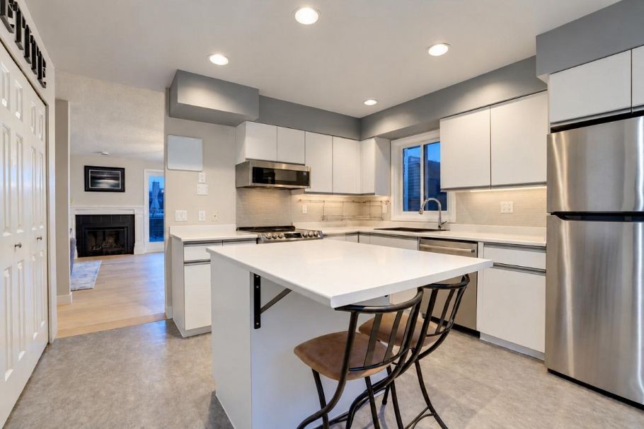 304 223 E Keith Road North Vancouver, BC - 9