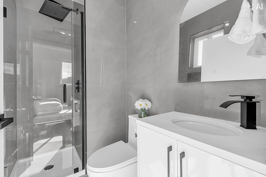 1 2554 Dundas Street Vancouver, BC - 21